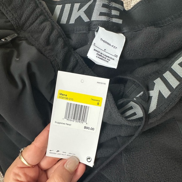 Nike pants - Picture 3 of 3